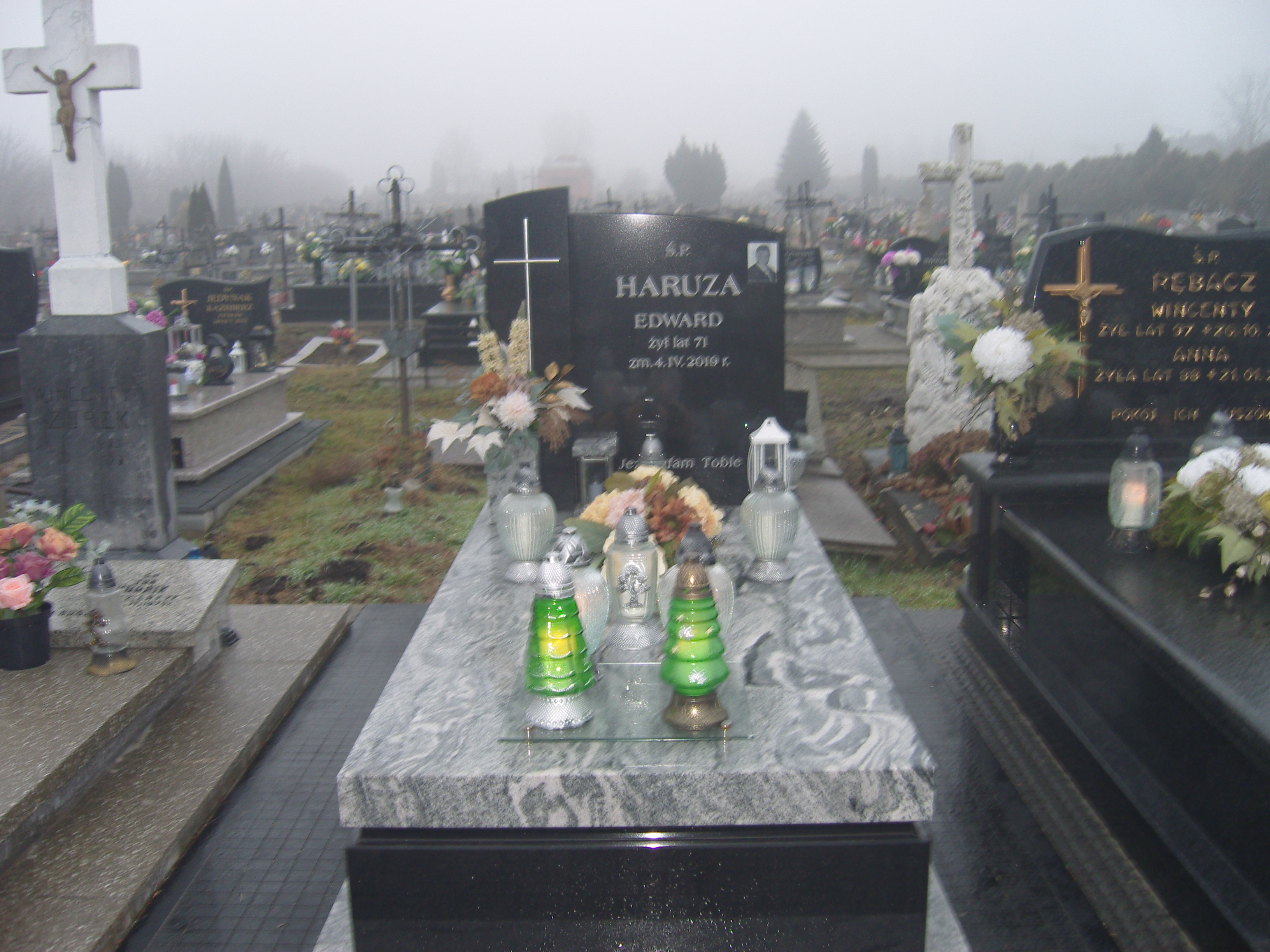 Grób Edward Haruza